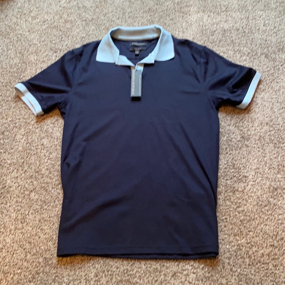 Navy blue men’s Banana Republic polo shirt.